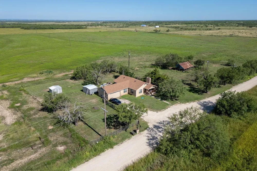 11775 CR 242 Clyde, TX 79510
