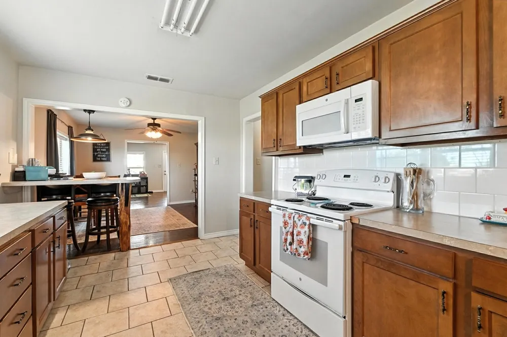 11775 CR 242 Clyde, TX 79510