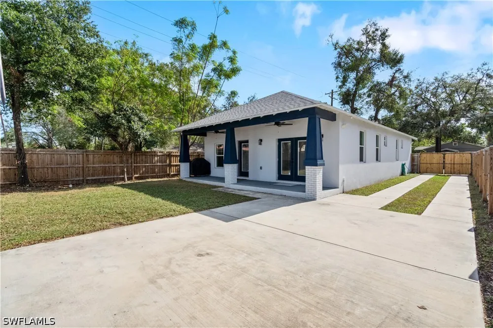 E Giddens Avenue Tampa, FL 33603
