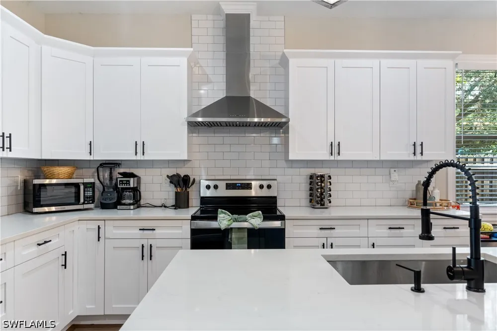 E Giddens Avenue Tampa, FL 33603