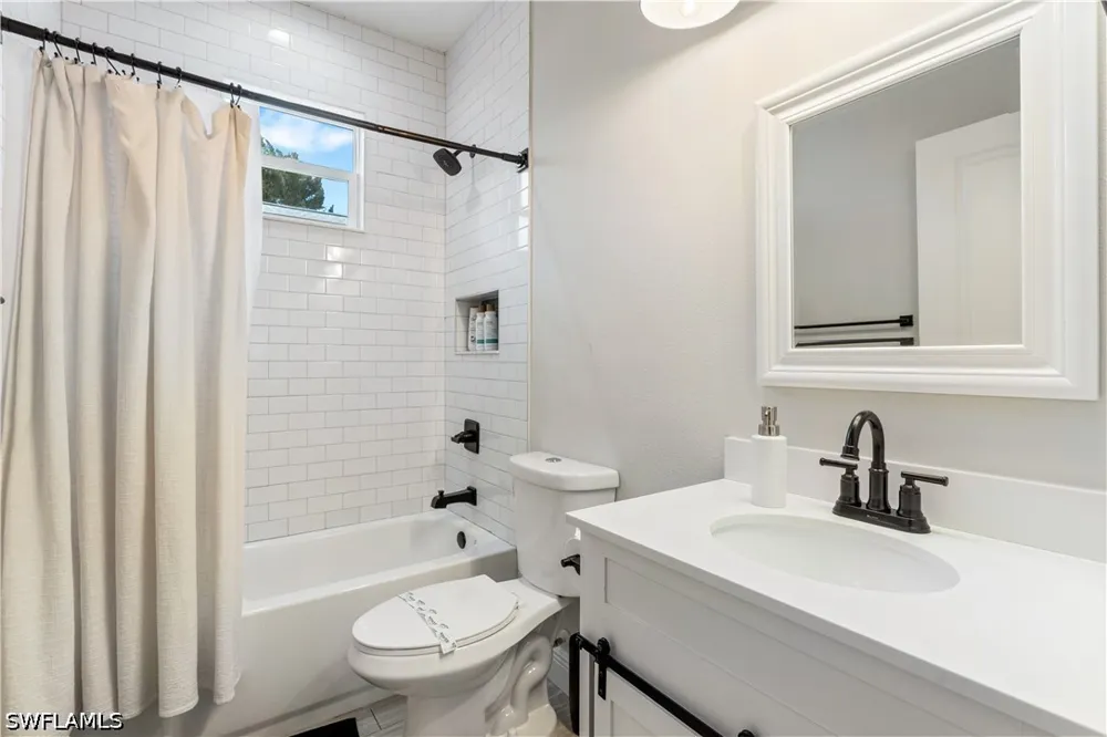E Giddens Avenue Tampa, FL 33603