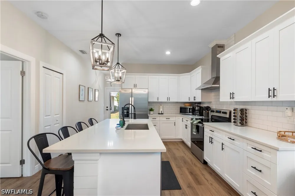 E Giddens Avenue Tampa, FL 33603