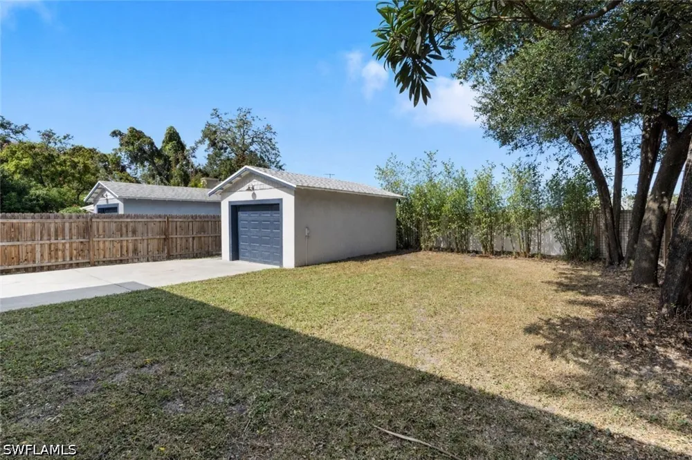 E Giddens Avenue Tampa, FL 33603