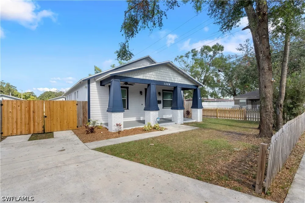 E Giddens Avenue Tampa, FL 33603