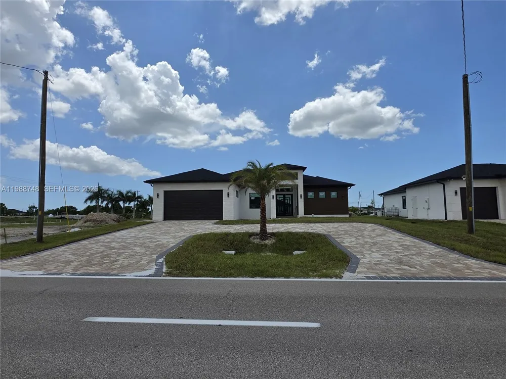 2006 Nelson RD N Cape Coral, FL 33993