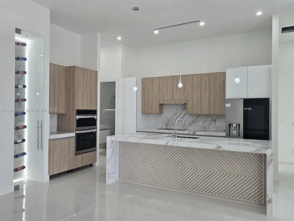 2006 Nelson RD N Cape Coral, FL 33993