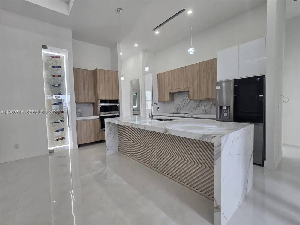 2006 Nelson RD N Cape Coral, FL 33993