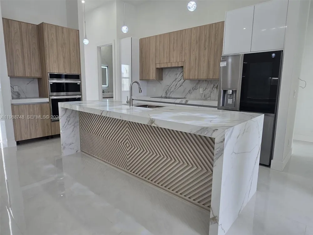 2006 Nelson RD N Cape Coral, FL 33993