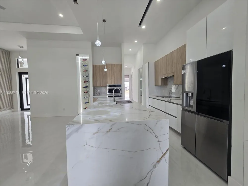 2006 Nelson RD N Cape Coral, FL 33993