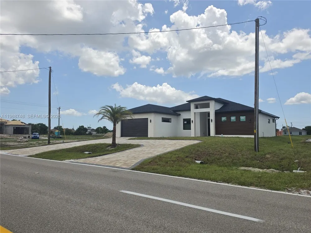 2006 Nelson RD N Cape Coral, FL 33993