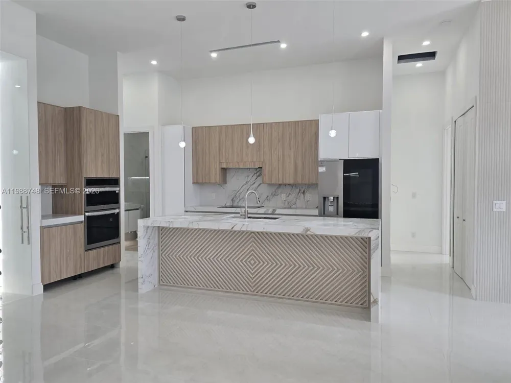 2006 Nelson RD N Cape Coral, FL 33993