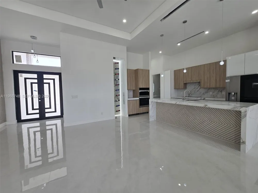 2006 Nelson RD N Cape Coral, FL 33993