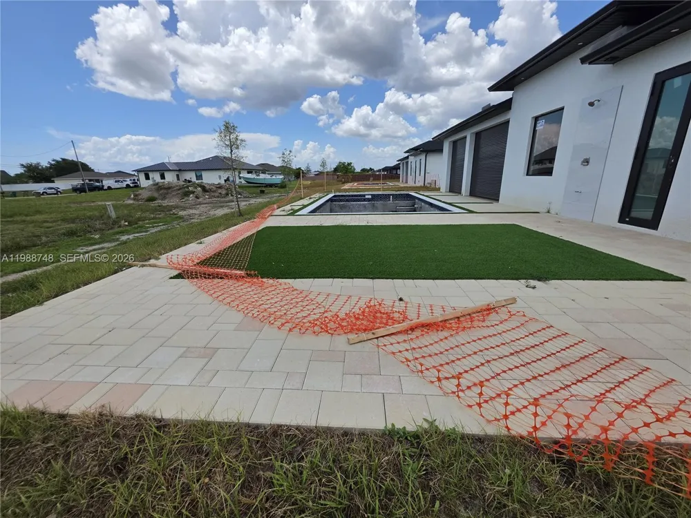 2006 Nelson RD N Cape Coral, FL 33993