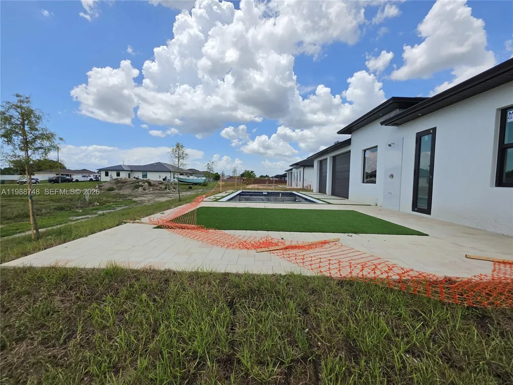 2006 Nelson RD N Cape Coral, FL 33993