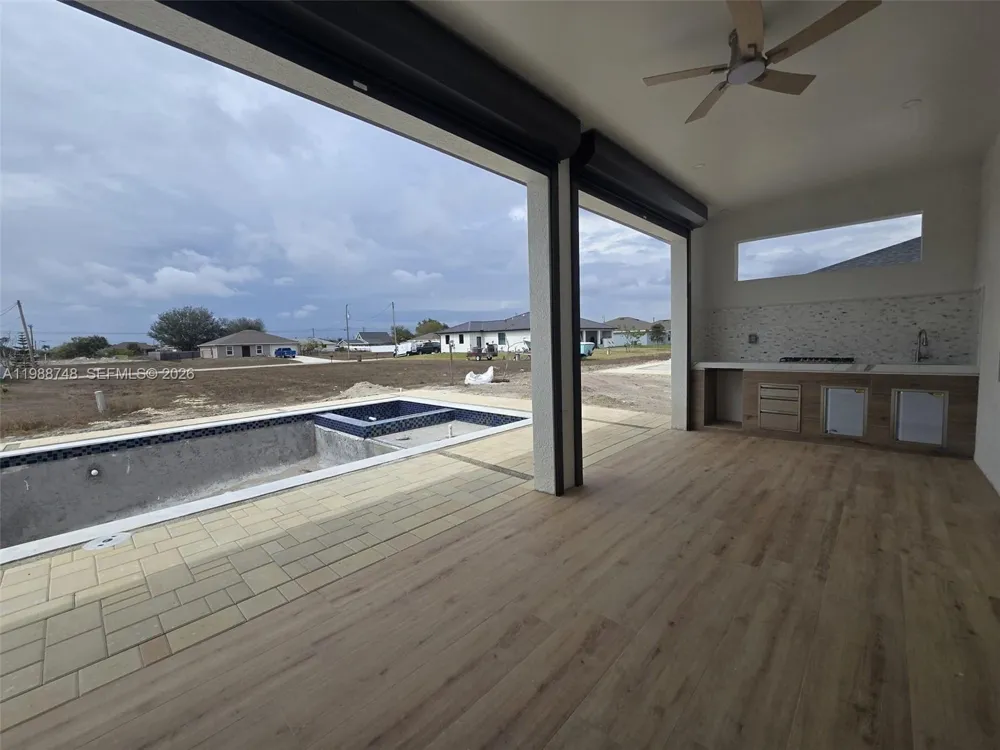 2006 Nelson RD N Cape Coral, FL 33993