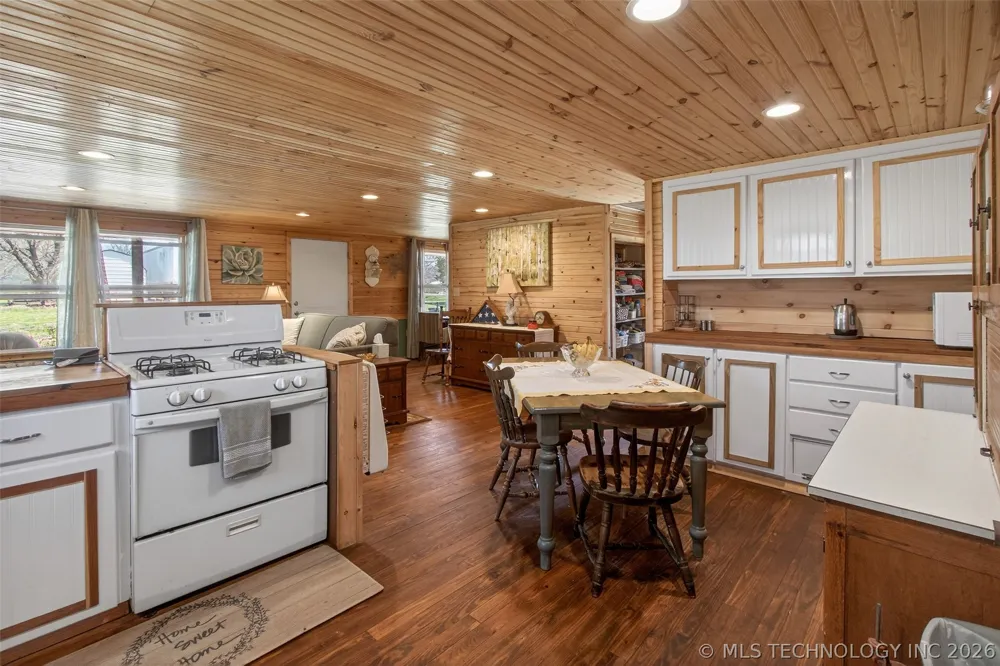 11930 S 4220 ROAD Claremore, OK 74017