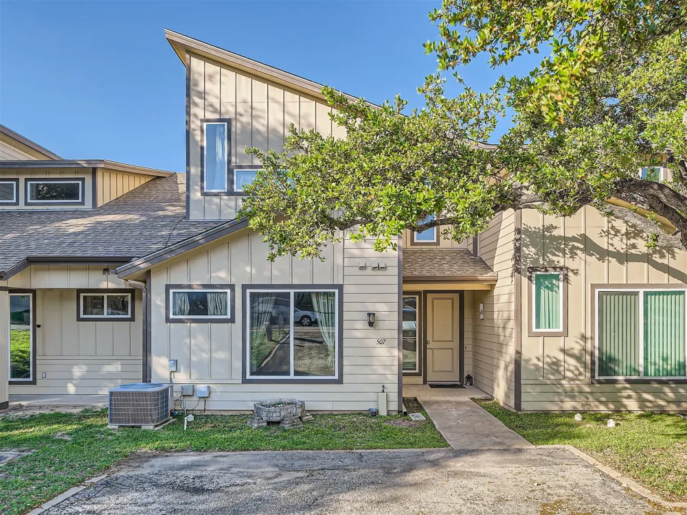 507 Venture Boulevard S Point Venture, TX 78645