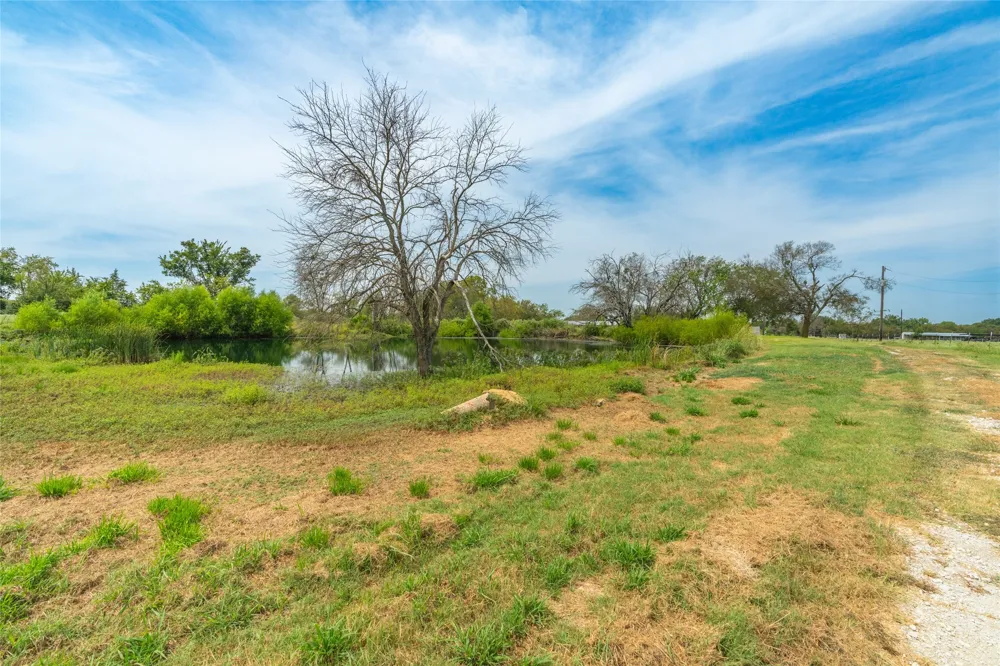 1987 Farm Road 900 Saltillo, TX 75478