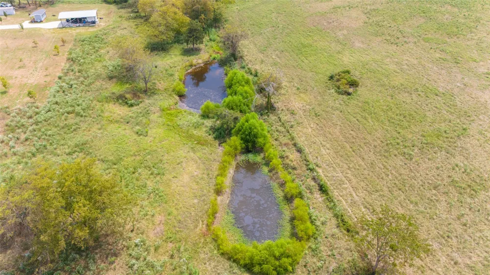 1987 Farm Road 900 Saltillo, TX 75478