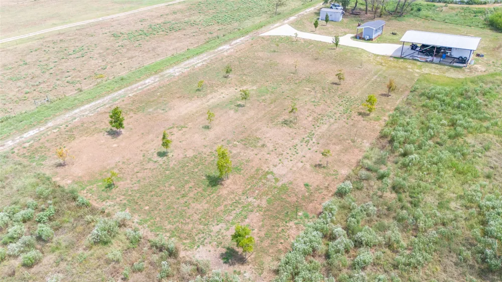 1987 Farm Road 900 Saltillo, TX 75478
