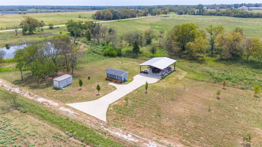 1987 Farm Road 900 Saltillo, TX 75478
