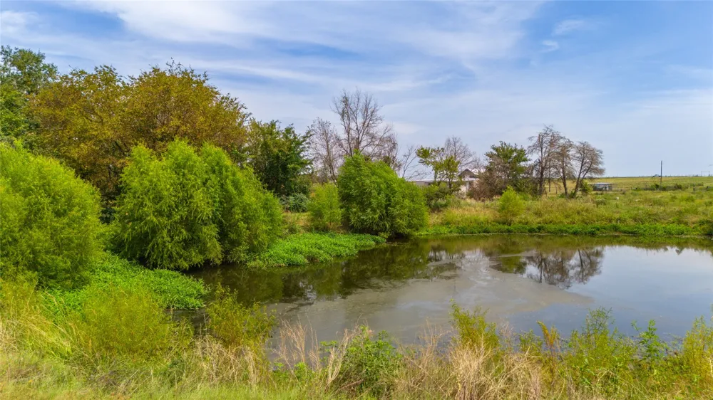 1987 Farm Road 900 Saltillo, TX 75478