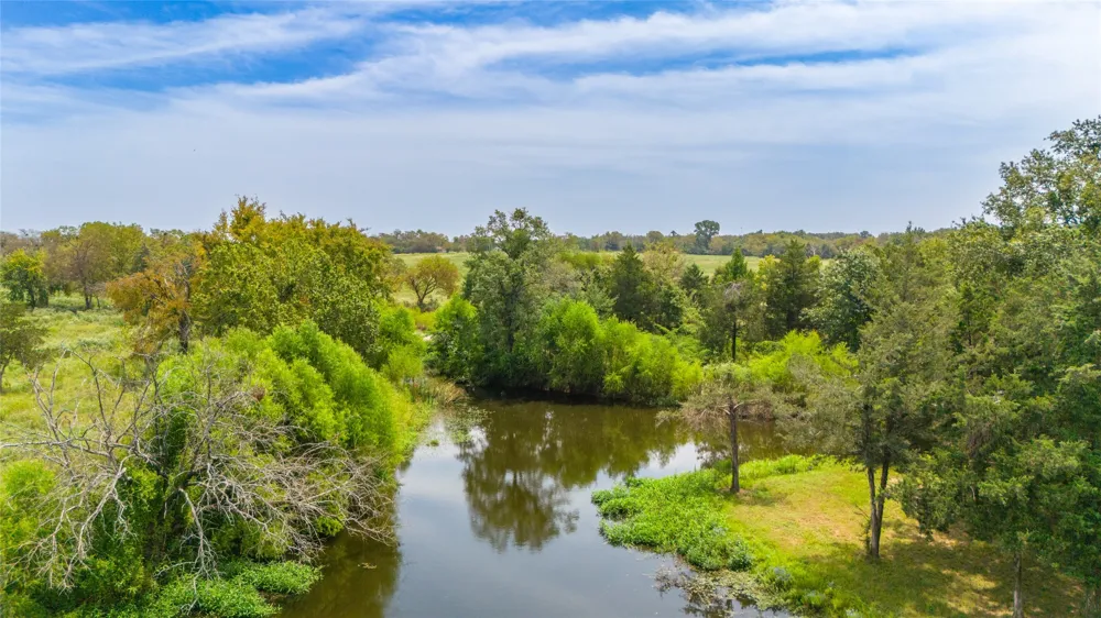 1987 Farm Road 900 Saltillo, TX 75478