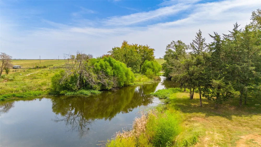 1987 Farm Road 900 Saltillo, TX 75478
