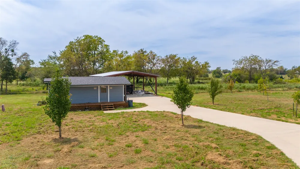 1987 Farm Road 900 Saltillo, TX 75478