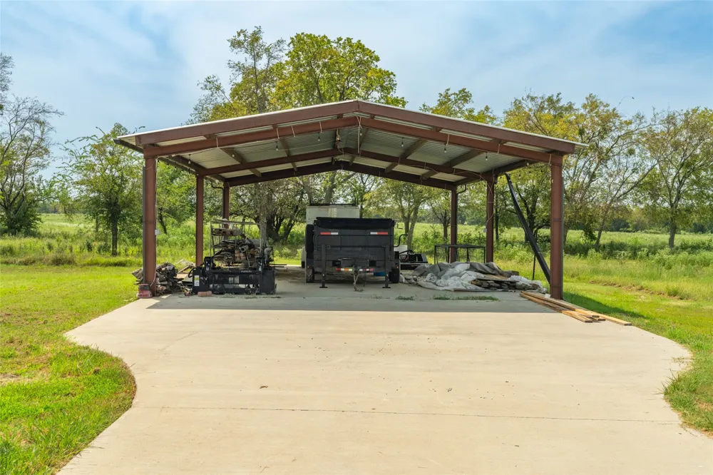 1987 Farm Road 900 Saltillo, TX 75478