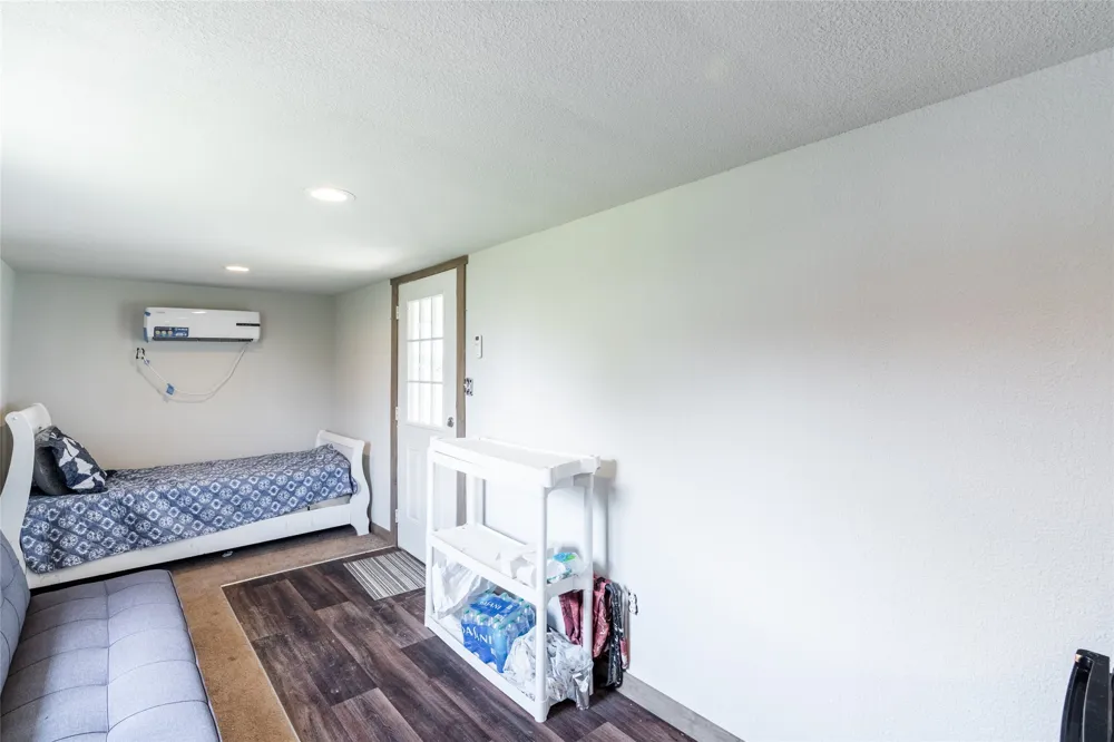 1987 Farm Road 900 Saltillo, TX 75478