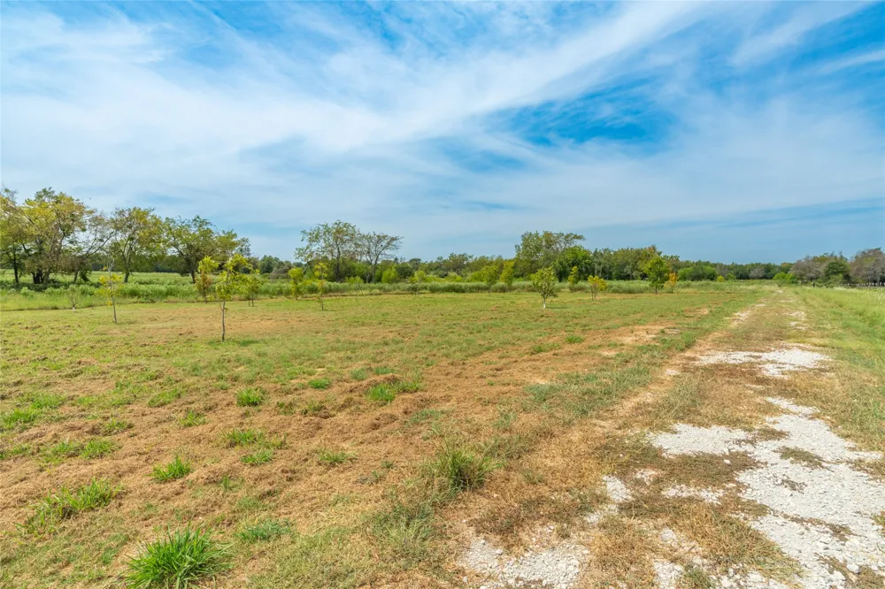 1987 Farm Road 900 Saltillo, TX 75478