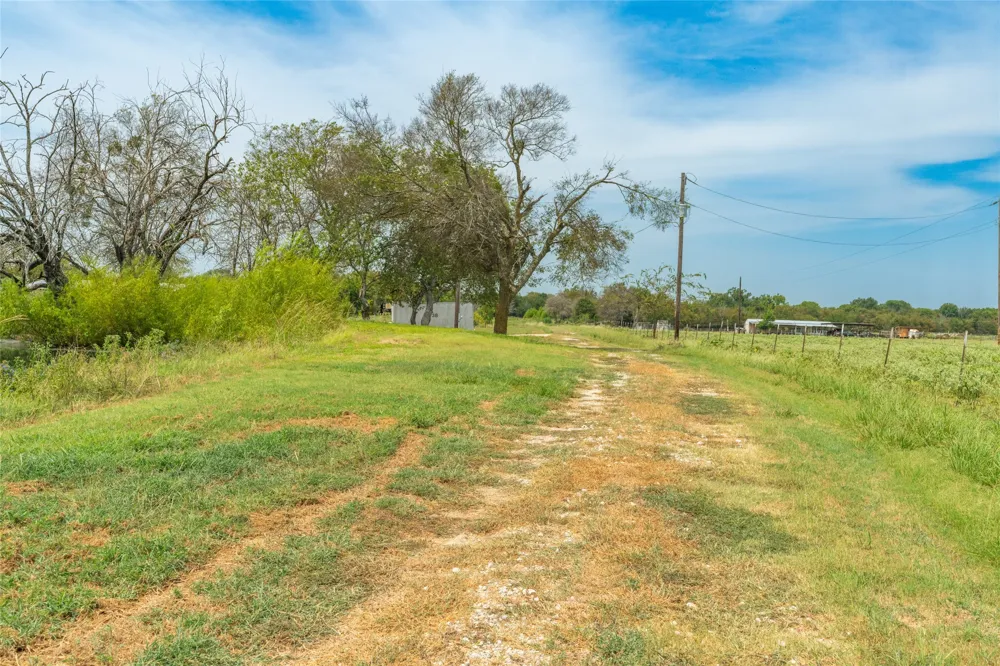 1987 Farm Road 900 Saltillo, TX 75478