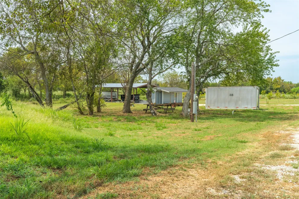 1987 Farm Road 900 Saltillo, TX 75478