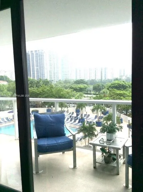 3701 Country Club Dr #504 Aventura, FL 33180