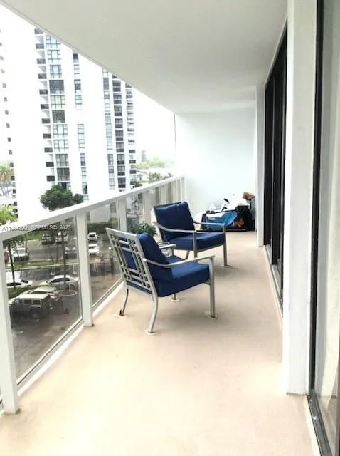 3701 Country Club Dr #504 Aventura, FL 33180