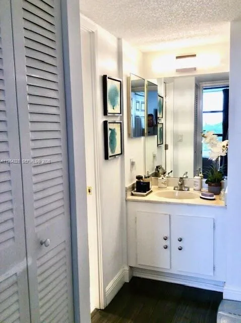 3701 Country Club Dr #504 Aventura, FL 33180