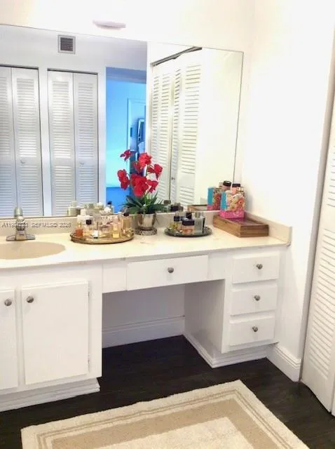 3701 Country Club Dr #504 Aventura, FL 33180