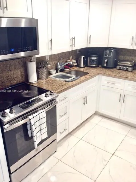3701 Country Club Dr #504 Aventura, FL 33180