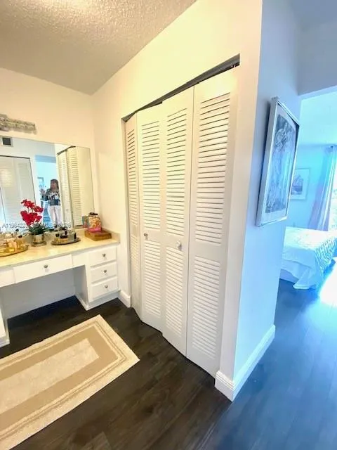 3701 Country Club Dr #504 Aventura, FL 33180