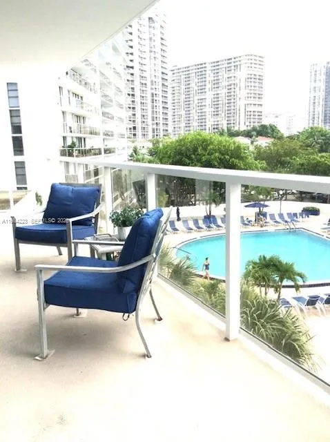 3701 Country Club Dr #504 Aventura, FL 33180