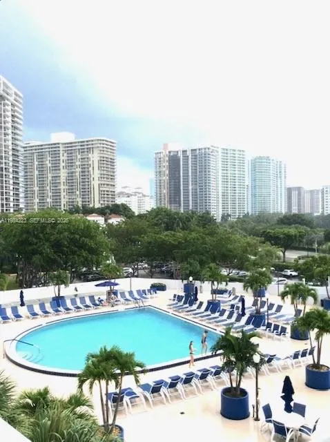 3701 Country Club Dr #504 Aventura, FL 33180