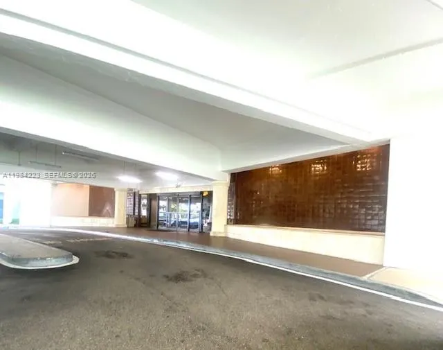 3701 Country Club Dr #504 Aventura, FL 33180