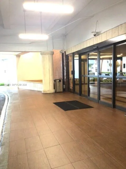3701 Country Club Dr #504 Aventura, FL 33180