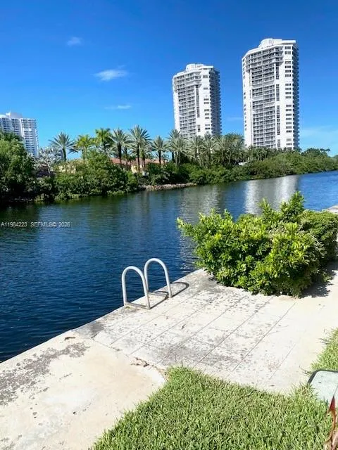3701 Country Club Dr #504 Aventura, FL 33180
