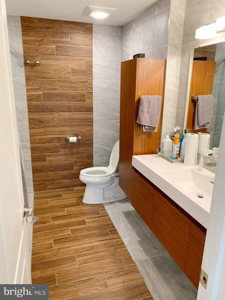 1630 WELSH ROAD #40E Philadelphia, PA 19115