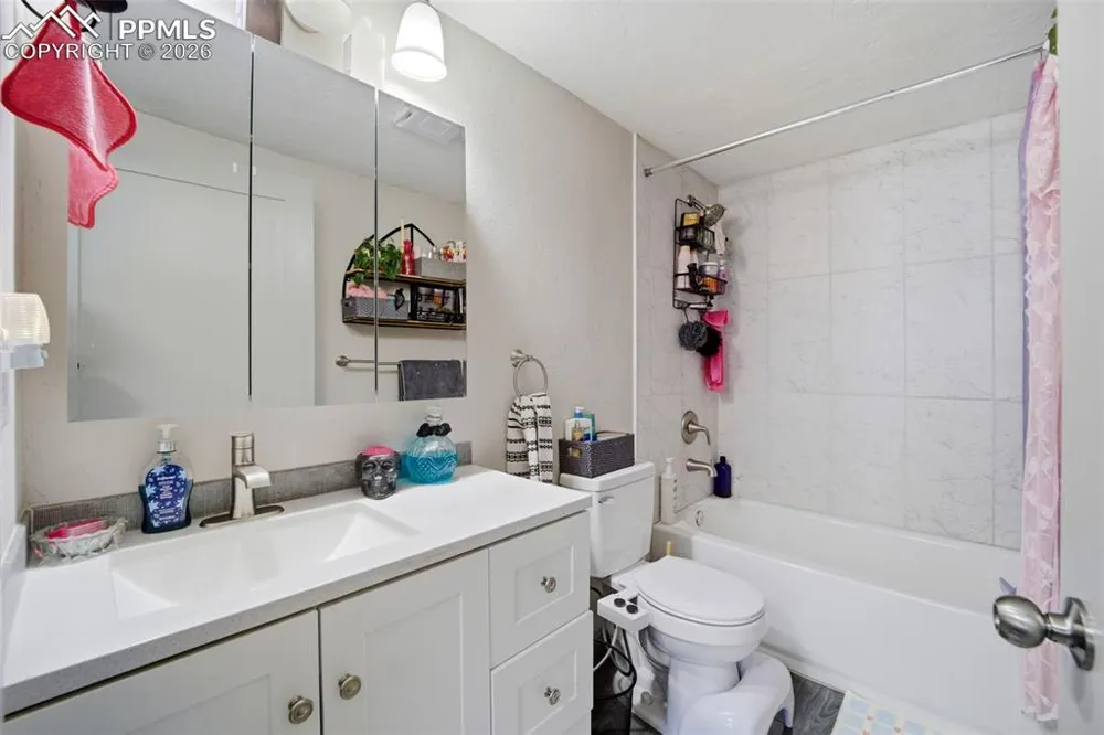 315 W Monument Street Colorado Springs, CO 80905