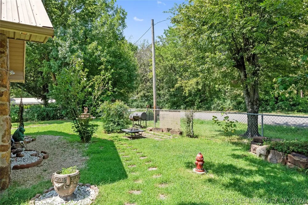 811 State Street Wagoner, OK 74467