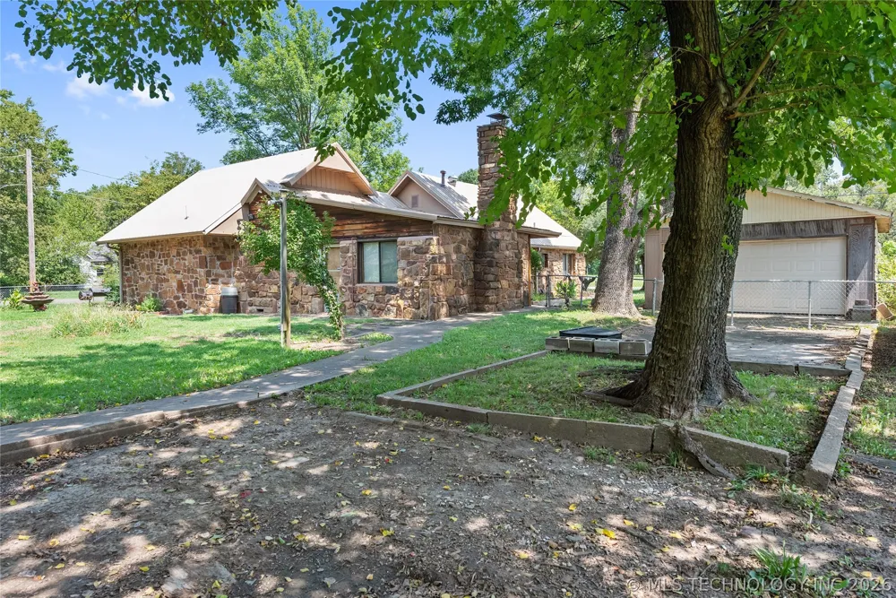 811 State Street Wagoner, OK 74467