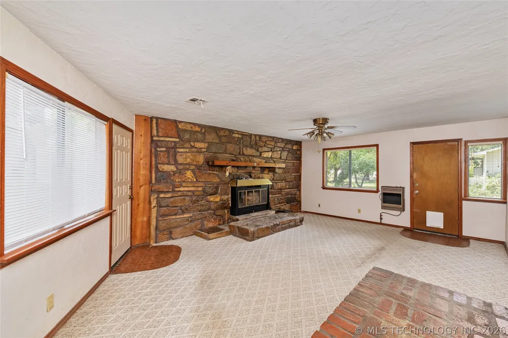 811 State Street Wagoner, OK 74467